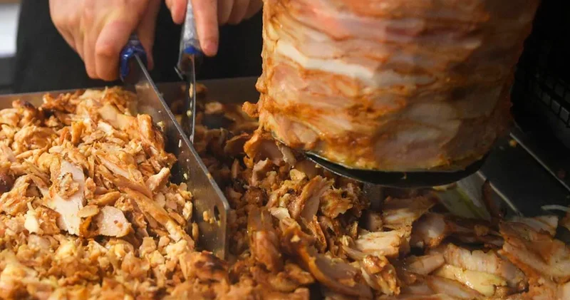 Toyuq dönərinə tələbat ARTDI Ət dönərində xəstəlik təhlükəsi var? (VİDEO)