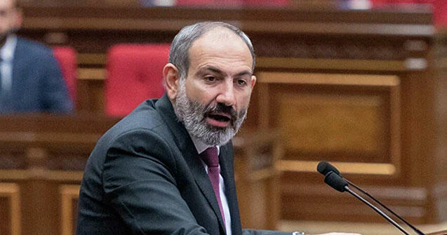 Paşinyan Ermənistan ordusunun rəhbər heyəti ilə müşavirə keçirib