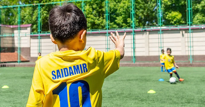 Özbəkistanın hər məhəlləsində futbol meydançası salınacaq