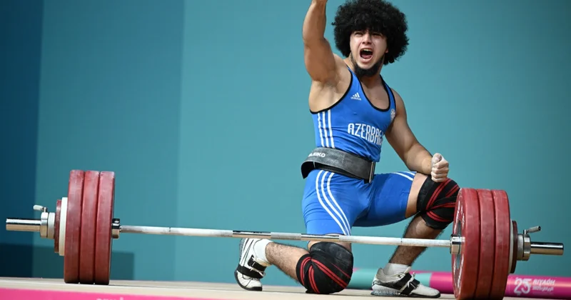 Исламиада: тяжелоатлет Равин Алмамедов завоевал для Азербайджана три медали