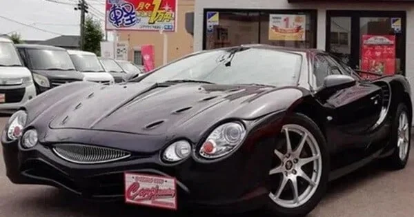 “Gülümsəyən” avtomobil satışa çıxarıldı Foto KONKRET