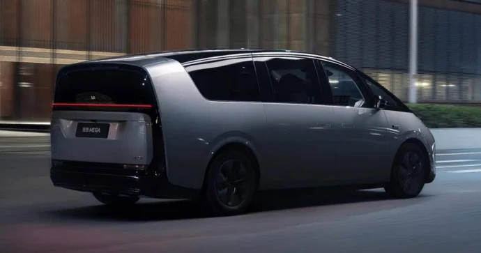 “Li Auto” 11 min elektromobili geri çağırır FOTO