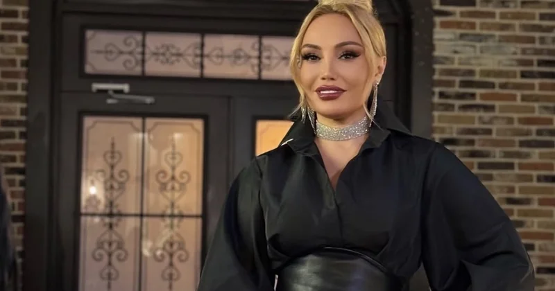 Məşhur müğənnidən nazirliyə ittiham: “18 il bizə ayrılan pulu mənimsəyiblər”