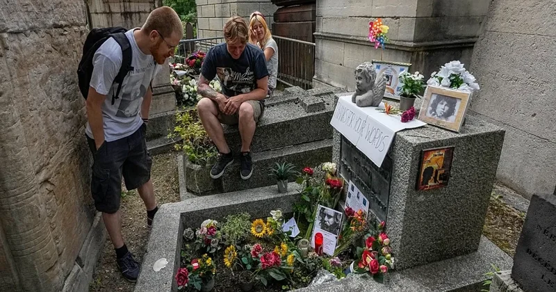 Edit Piaf və Oscar Vayldın yanında dəfn olunmaq istəyənlər üçün püşkatma elan edilib