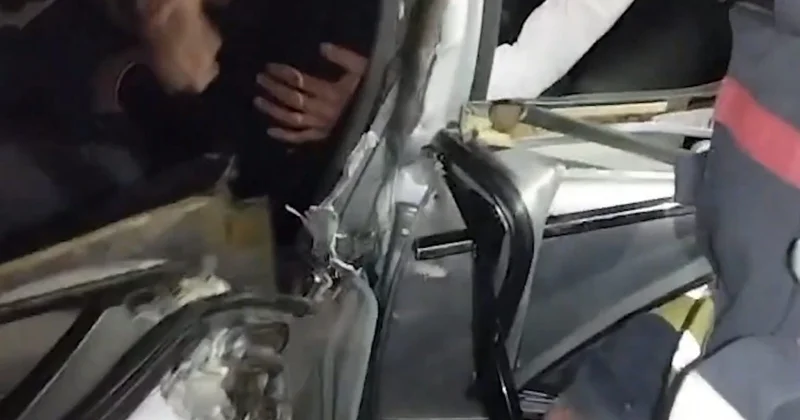 Şəkidə yol nəqliyyat qəzası olub, 1 nəfər avtomobildə sıxılı vəziyyətdə qalıb VİDEO