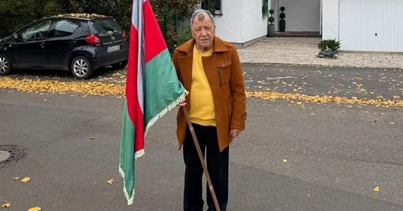 Üçrəngli bayrağı SSRİ yə gətirən güneyli soydaşımız: Bakıda təəccübləndilər