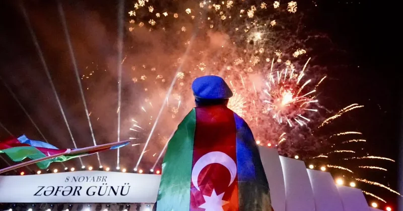 Эпические ФОТО праздничного салюта в Баку Эмоции, яркие краски и величие Победы