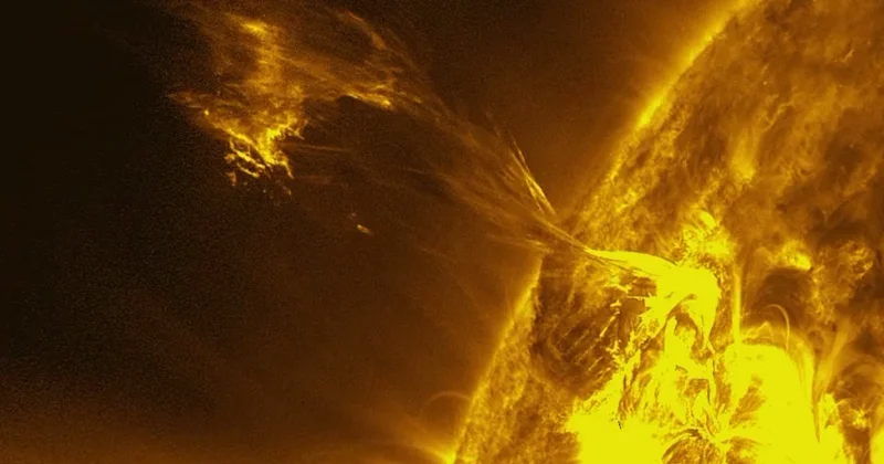 Günəşdə Yerə doğru yönəlmiş güclü partlayış olub