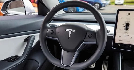Qazaxda Tesla aşdı ANBAAN VİDEO