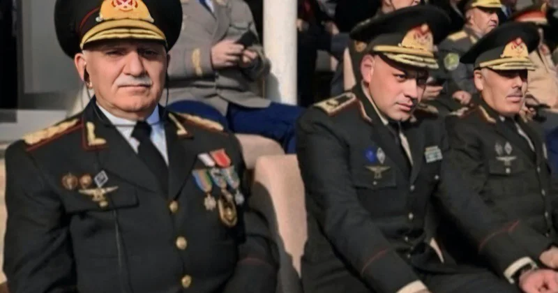 Sabiq və indiki rəislər paradı birlikdə izlədi Foto