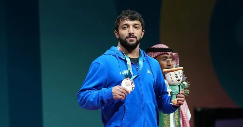 İsa Rüstəmov İslamiadada daha iki medal qazandı