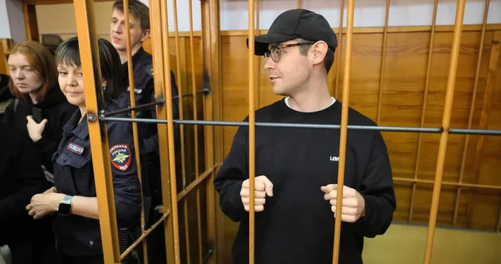 Суд продлил арест редактора Дениса Аллаярова до середины апреля