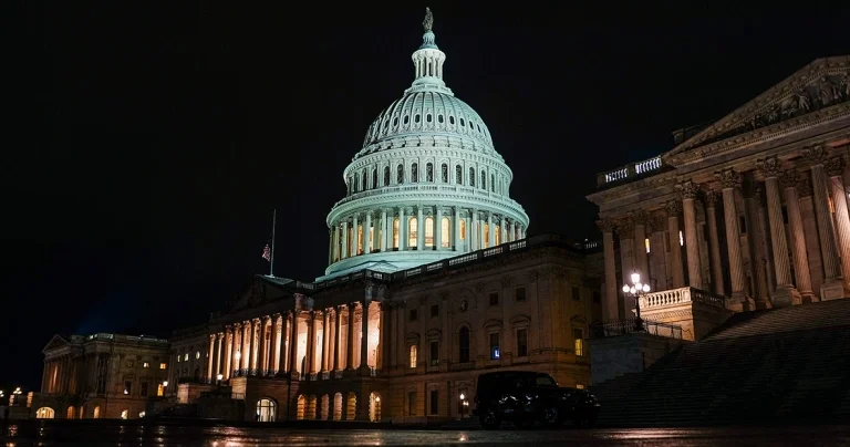 “ABŞ da hökumətin işini bərpa edən qanun layihəsi təsdiqləndi“ CNN
