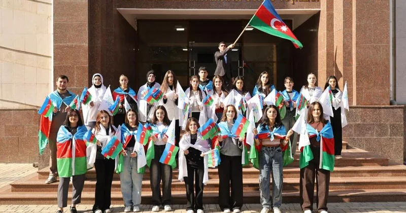 YAP Gəncə şəhər təşkilatı “Hərəyə bir bayraq” adlı yürüş təşkil edib