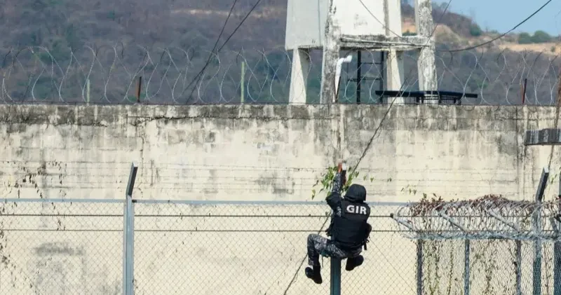 Смертельный бунт: в эквадорской тюрьме обнаружены 31 погибший заключенный Minval Politika