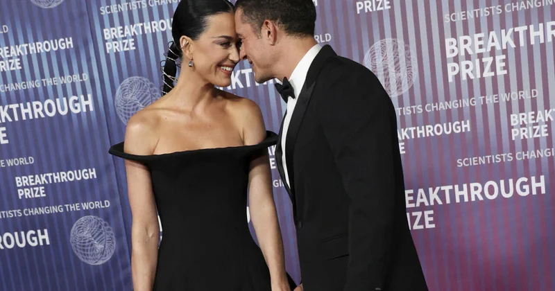 Кэти Перри намекнула на причину развода с Орландо Блумом