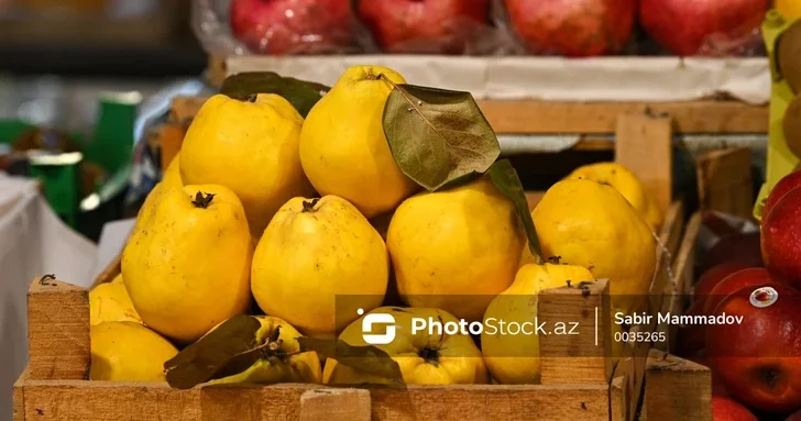 Осенний урожай: цены на сезонные фрукты в Азербайджане снизились
