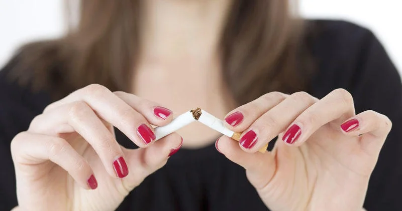 Bu yaşda siqaret çəkənlər sonradan qızların yanında pərt olurlar