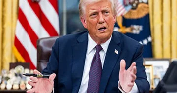 Tramp 2020 ci il seçkilərini pozmağa cəhd edən tərəfdaşlarını əfv etdi...