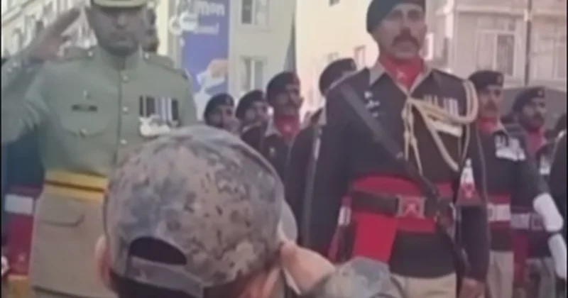 Pakistanlı hərbçilərin paradda azyaşlıya reaksiyası maraq doğurdu