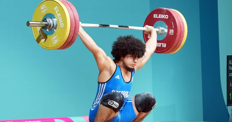 Ağırlıqqaldıranlarımız iki gümüş və bir bürünc medal qazanıblar...