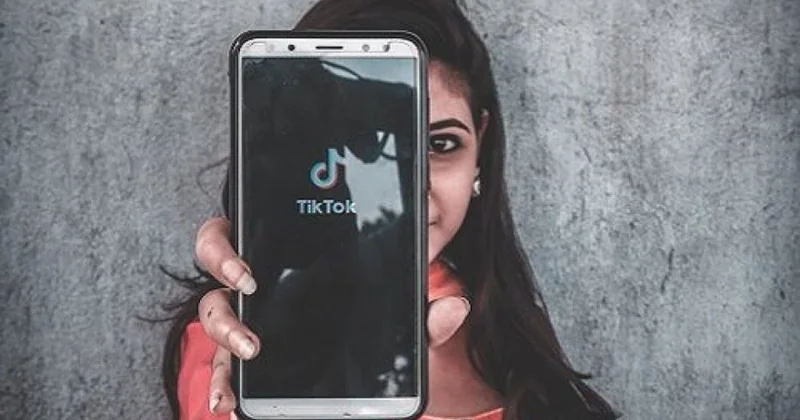 Malidə “TikTok” paylaşımlarına görə gənc qadın edam edilib