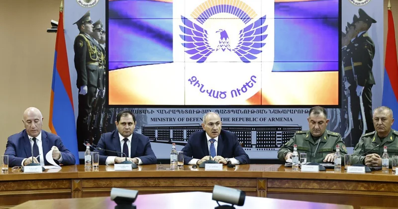 Пашинян собрал военных