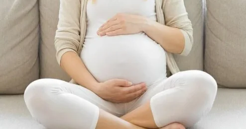 Körpə ana bətnində əlini itirib