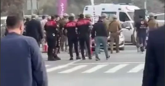 Türkiyədə televiziya binasına basqın edən şəxs belə saxlanıldı ANBAAN VİDEO