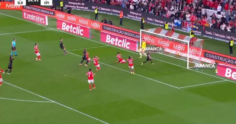 Benfika kuryoz qol buraxdı