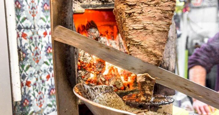 Шесть человек отравились донером в Шамкире