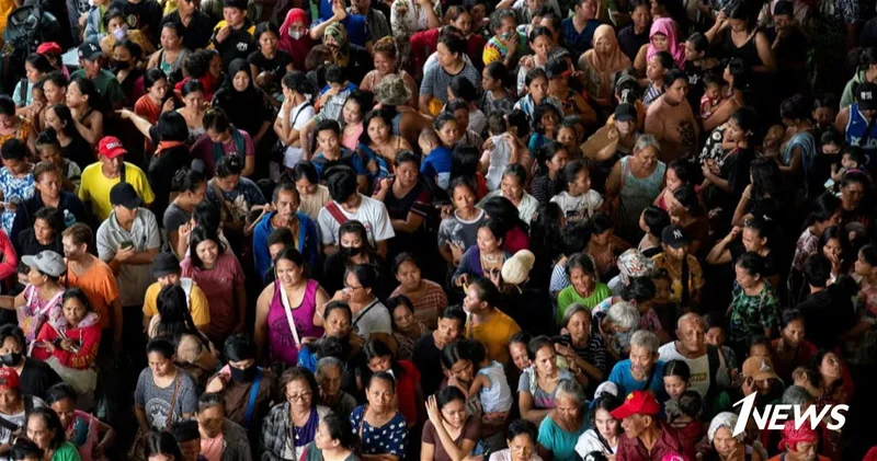 Тайфун обрушился на Филиппины: Миллионы эвакуированы ФОТО