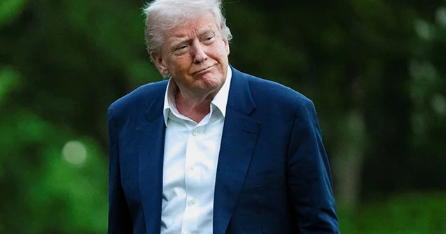 Трамп пообещал заплатить всем американцам $2000