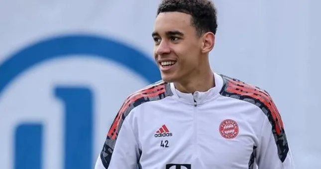 Musiala zədədən sonra ilk dəfə məşq etdi