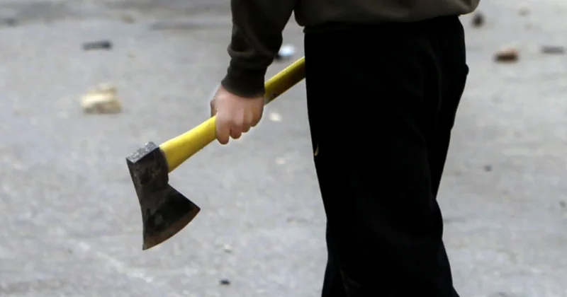 Bakıda kişi arvadını balta ilə öldürdü Sonra özünü asdı