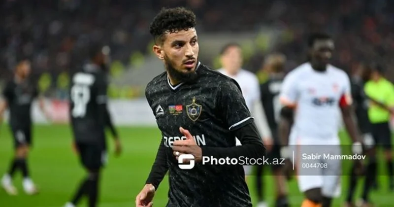 Abdullah Zubir Ümrə ziyarətinə yollanıb