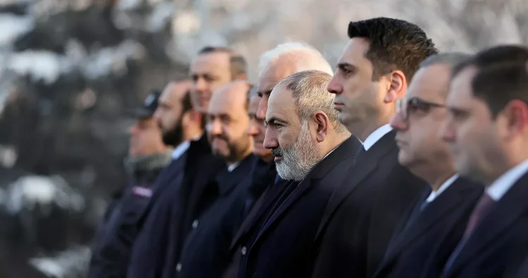 Qarabağla bağlı “gizli sənəd” iddialarına görə məsuliyyət tələb edirlər ŞƏRH EDİLDİ