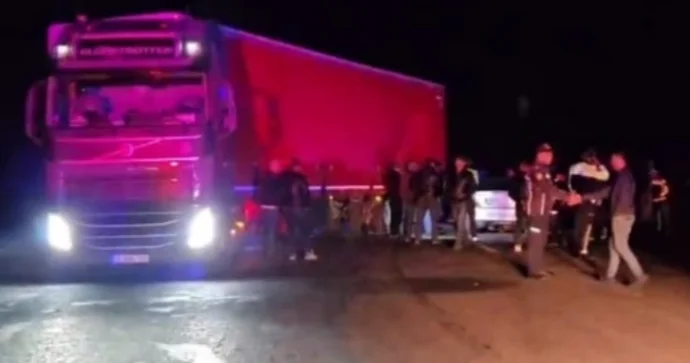 Şərurda minik və yük avtomobilləri toqquşdu, 1 nəfər ÖLDÜ