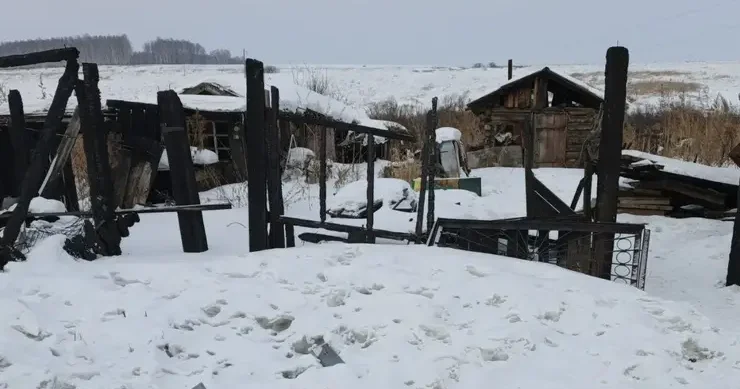 В России женщина предстала перед судом за регистрацию граждан Азербайджана в сгоревшем доме Minval Politika