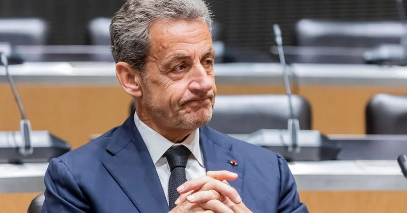 Nikola Sarkozidən xəbər var