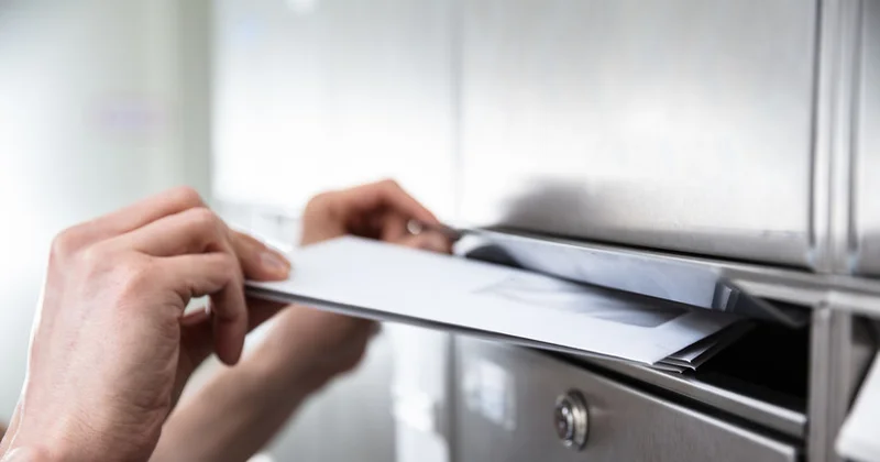 Ukraynada nasist simvollu 14 min poçt markası müsadirə edilib