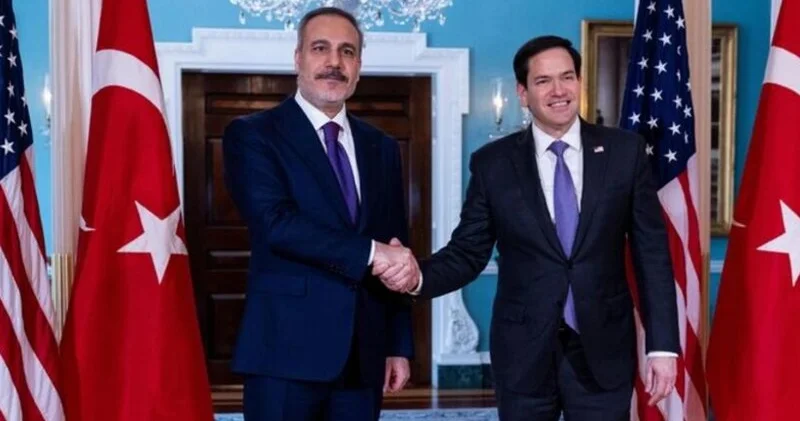 Hakan Fidan Ağ Evdə