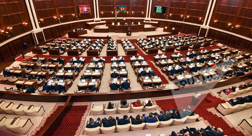 Parlament yenidən toplaşır