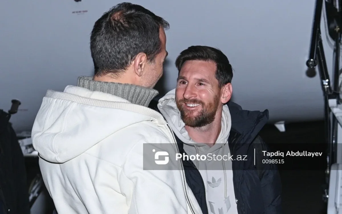 Messi və komanda yoldaşları Bakıda FOTOLAR