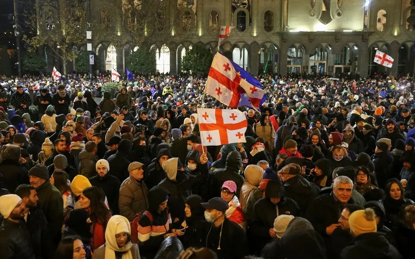 Tbilisi Moskvanı etirazlarda 15 vətəndaşını saxlaması barədə məlumatlandırıb