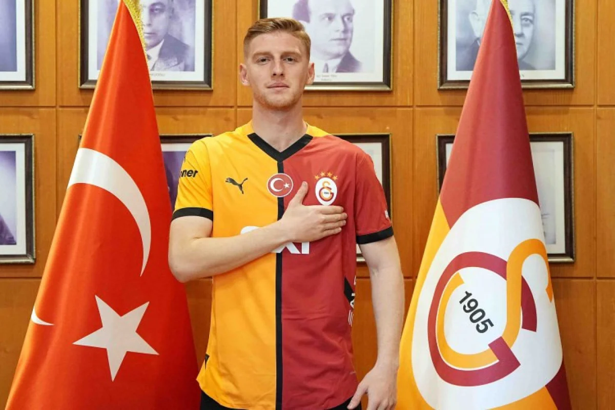 “Qalatasaray”da yeni müqavilə RƏSMİ