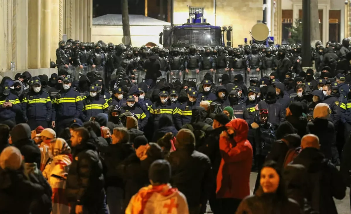 В Тбилиси демонстранты перекрыли проспект Руставели