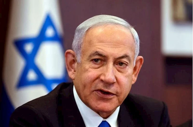 Netanyahu məhkəmə qarşısına çıxdı