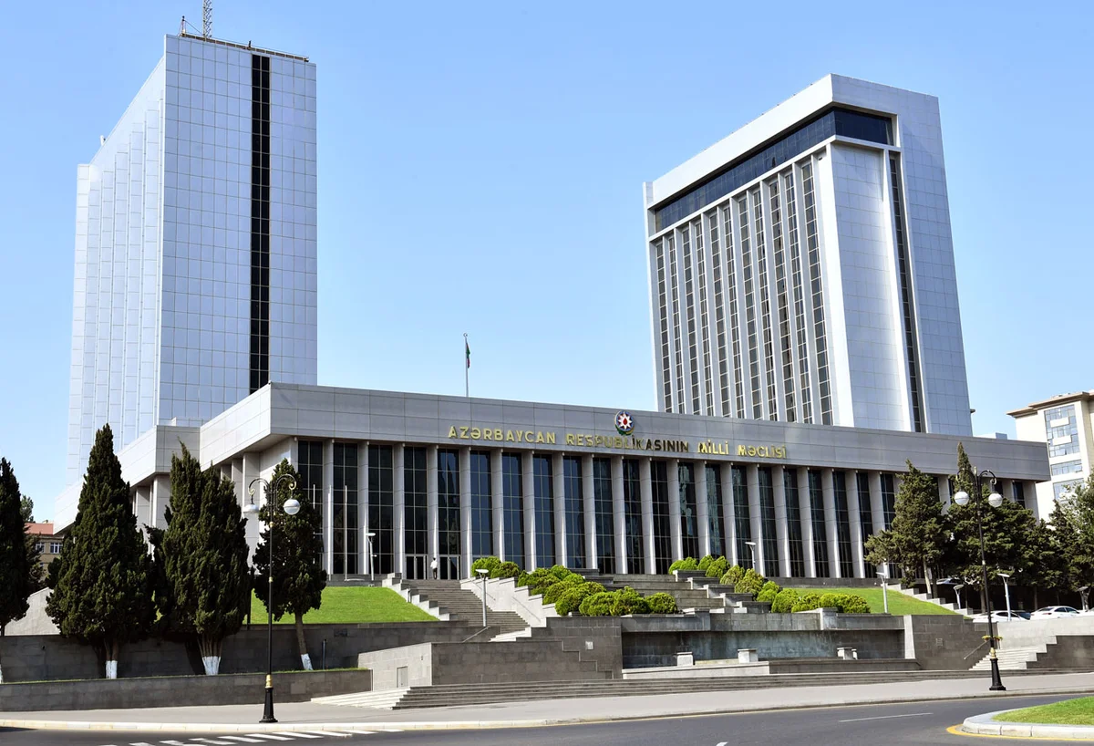 Parlament bu həftə yenidən toplaşır