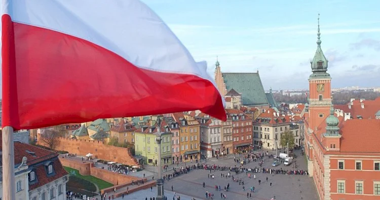 Polyakların 45,7 faizi baş naziri dəstəkləmir